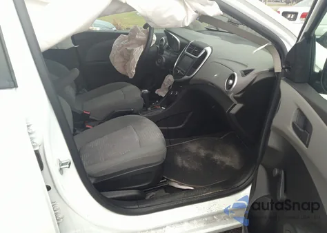 2017 Chevrolet Sonic Lt Auto z USA, uszkodzony, nr VIN 1G1JG6SH0H4143338